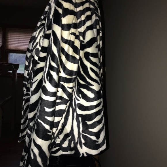 Zebra Jacket - Picture 4 of 8